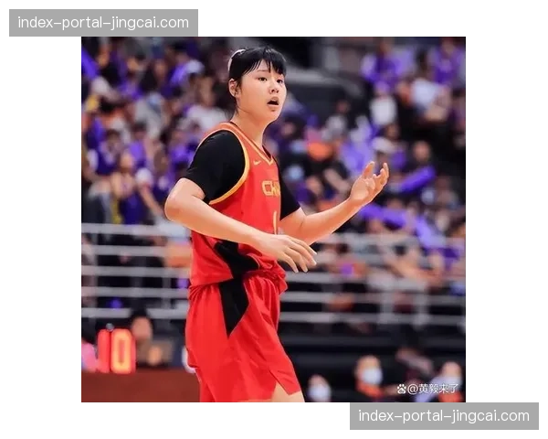 李月汝谈战术转型：从低位硬凿到空间型五号位的边路适应过程